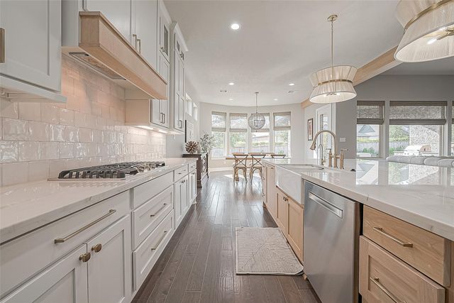 30 Argosy Bend Place, Tomball, TX 77375