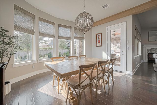 30 Argosy Bend Place, Tomball, TX 77375