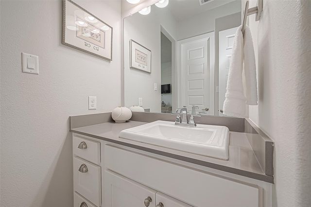 30 Argosy Bend Place, Tomball, TX 77375