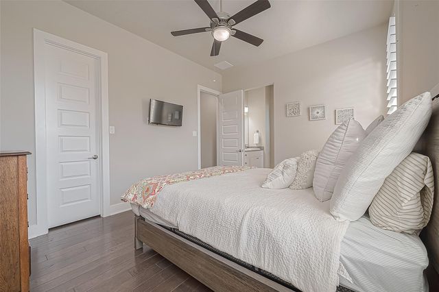 30 Argosy Bend Place, Tomball, TX 77375