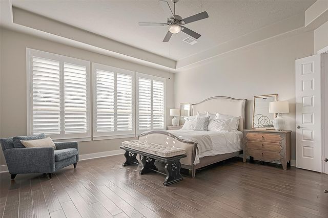 30 Argosy Bend Place, Tomball, TX 77375