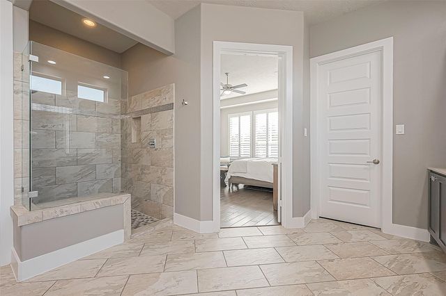 30 Argosy Bend Place, Tomball, TX 77375