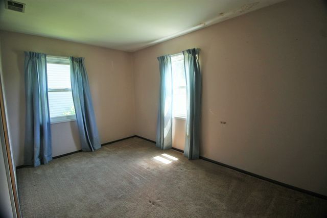 2108 W 68th Street, Davenport, IA 52806