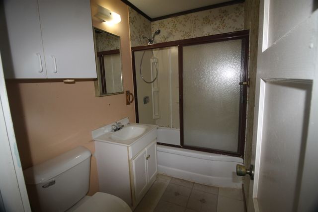 2108 W 68th Street, Davenport, IA 52806
