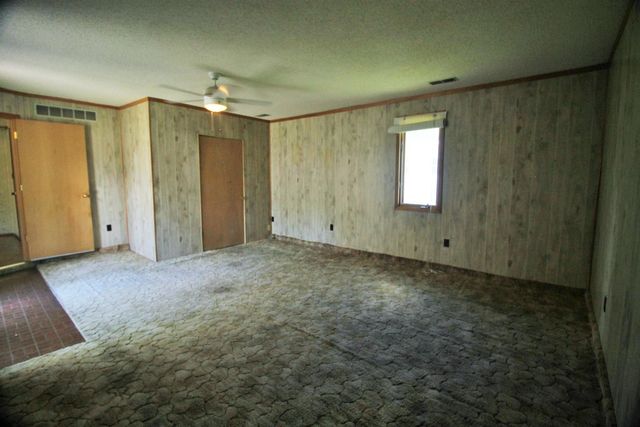 2108 W 68th Street, Davenport, IA 52806