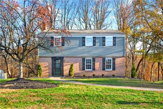 134 Rebecca Dr, Ohio Twp, PA 15237