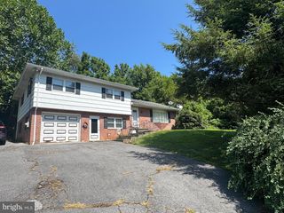 8655 WAYNE RD, Waynesboro, PA 17268