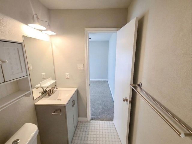 2401 La Casa DR A, Austin, TX 78704