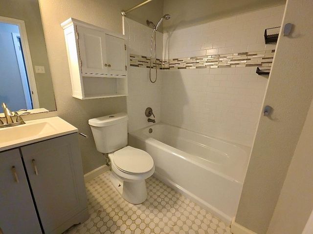 2401 La Casa DR A, Austin, TX 78704