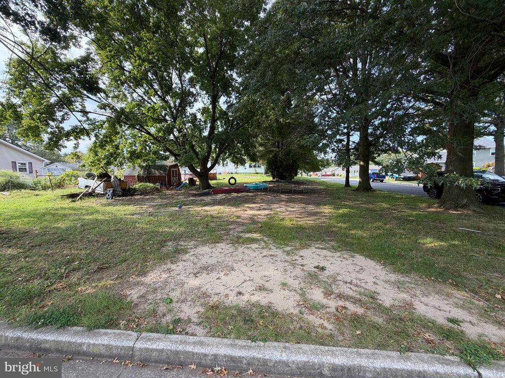 52 MIRAMAR DR, Pennsville, NJ 08070 — exterior