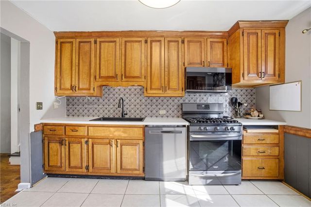 2419 Stribling LN, Norfolk, VA 23518