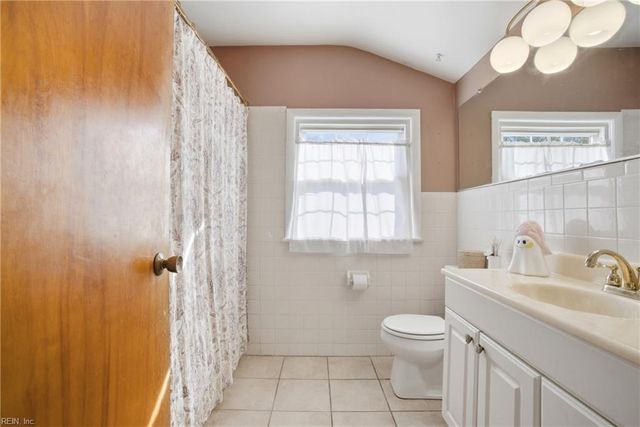 2419 Stribling LN, Norfolk, VA 23518