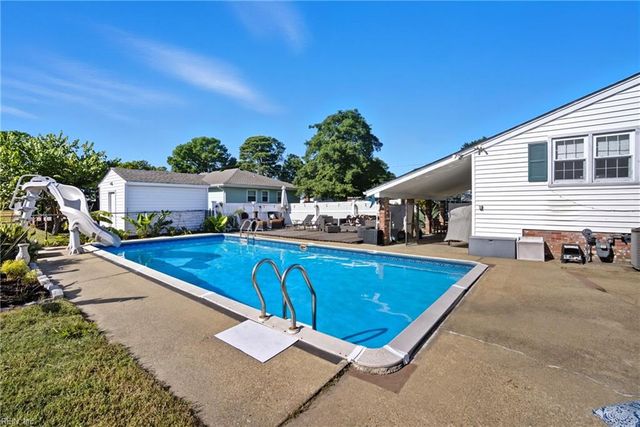 2419 Stribling LN, Norfolk, VA 23518