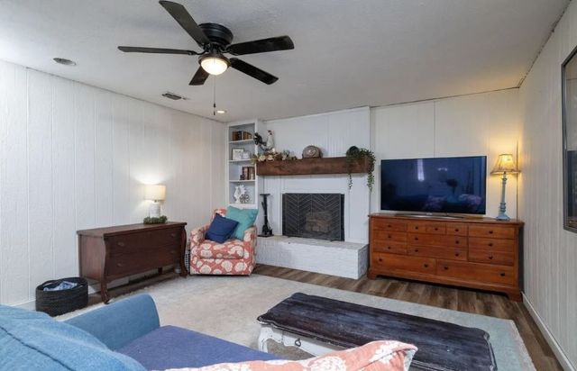 4757 Sunset Circle S, Fort Worth, TX 76244