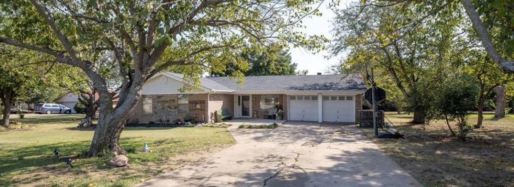 4757 Sunset Circle S, Fort Worth, TX 76244