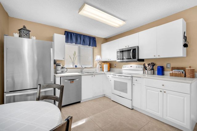 7162 Crawl Key Way, Lake Worth, FL 33467