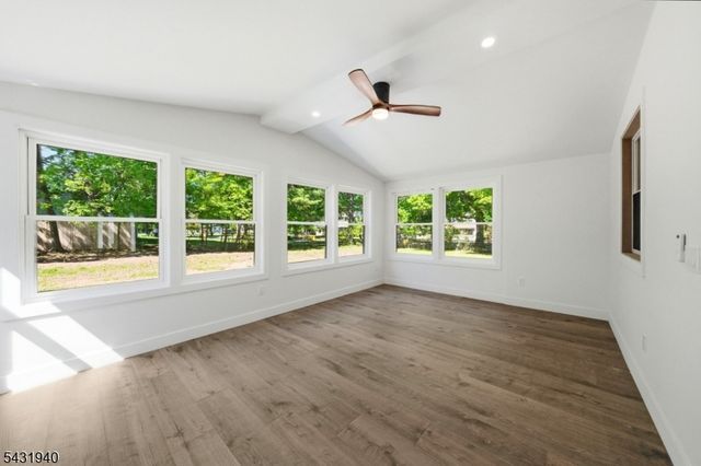3 Tyne Ct, South Brunswick Twp., NJ 08824