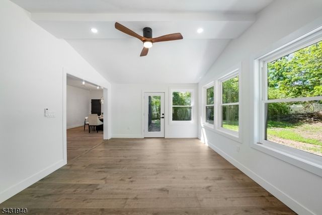 3 Tyne Ct, South Brunswick Twp., NJ 08824