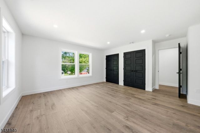 3 Tyne Ct, South Brunswick Twp., NJ 08824