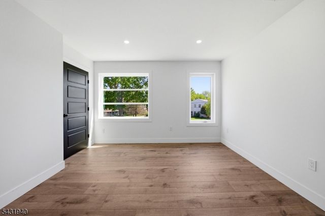 3 Tyne Ct, South Brunswick Twp., NJ 08824