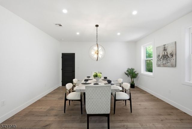 3 Tyne Ct, South Brunswick Twp., NJ 08824