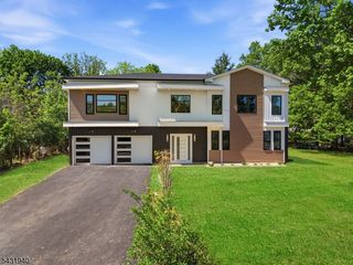3 Tyne Ct, South Brunswick Twp., NJ 08824