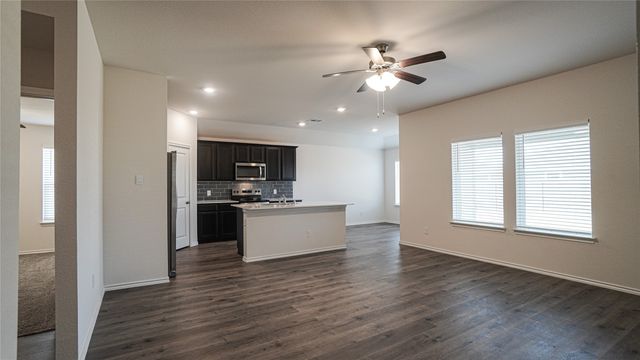 404 Honey Locust Drive, Nevada, TX 75173