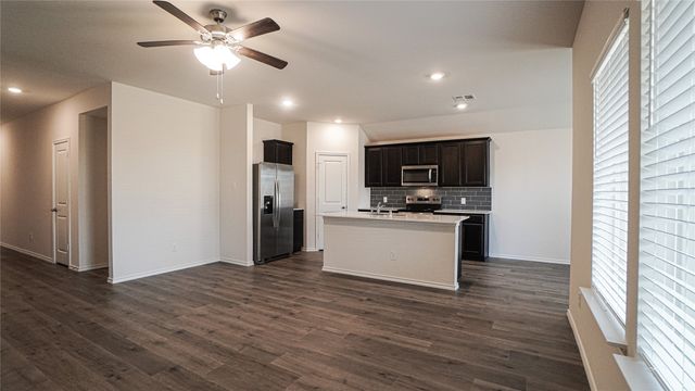 404 Honey Locust Drive, Nevada, TX 75173