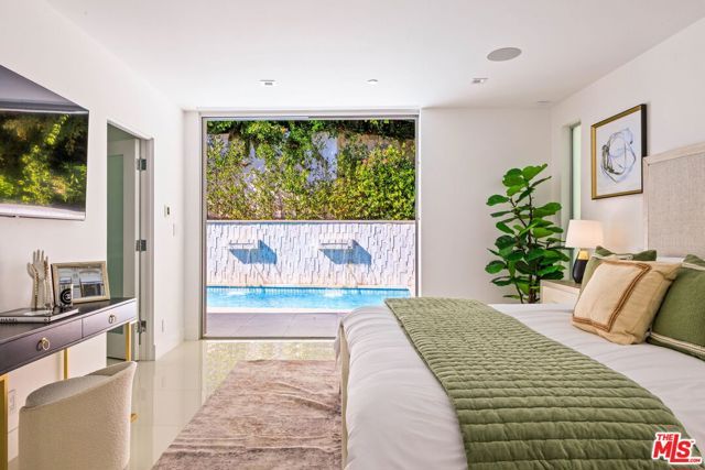1124 Summit Drive, Beverly Hills, CA 90210