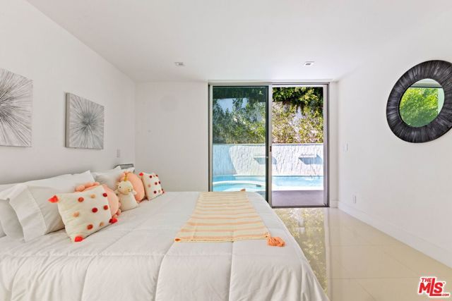 1124 Summit Drive, Beverly Hills, CA 90210