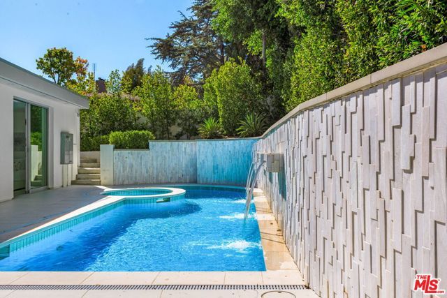 1124 Summit Drive, Beverly Hills, CA 90210