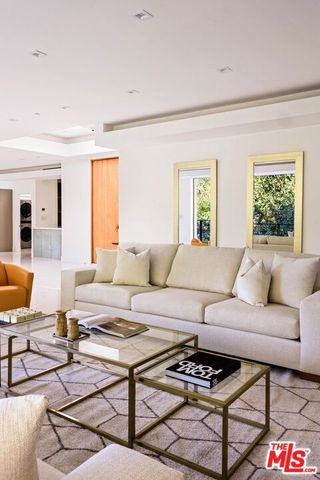 1124 Summit Drive, Beverly Hills, CA 90210
