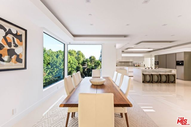 1124 Summit Drive, Beverly Hills, CA 90210