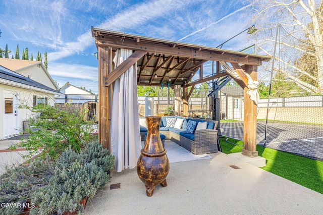 8310 Faust Avenue, West Hills, CA 91304
