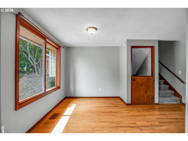 12136 Se SEQUOIA Ave, Milwaukie, OR 97222