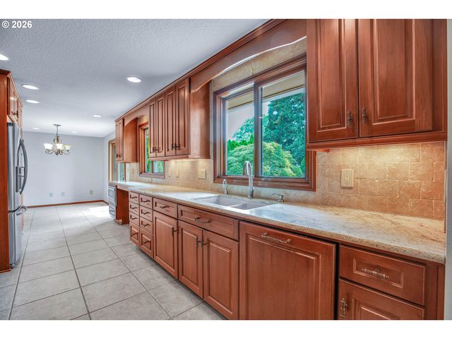 12136 Se SEQUOIA Ave, Milwaukie, OR 97222