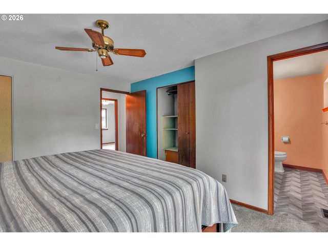 12136 Se SEQUOIA Ave, Milwaukie, OR 97222