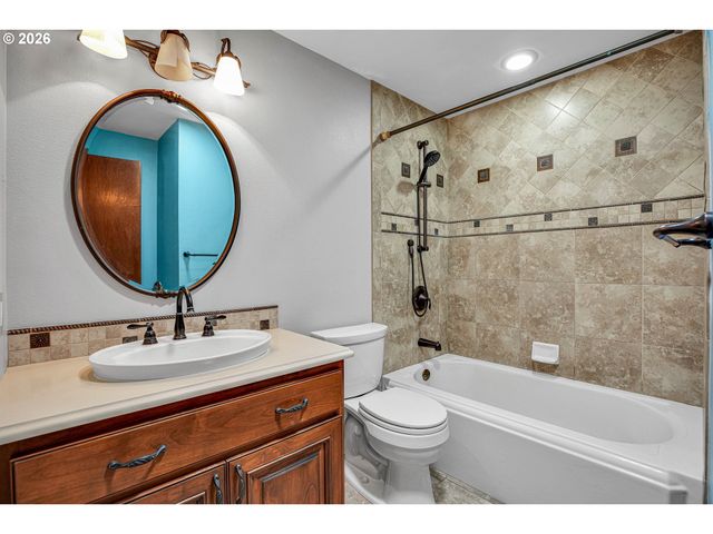 12136 Se SEQUOIA Ave, Milwaukie, OR 97222