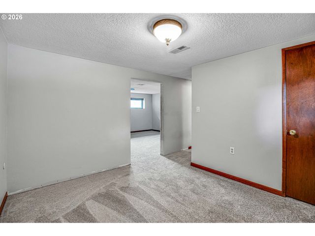 12136 Se SEQUOIA Ave, Milwaukie, OR 97222