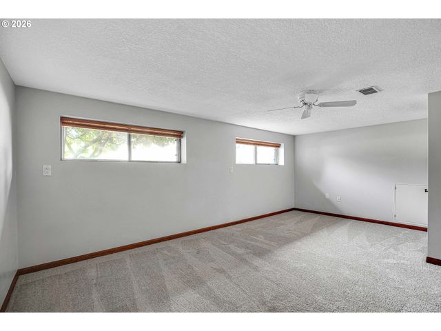 12136 Se SEQUOIA Ave, Milwaukie, OR 97222