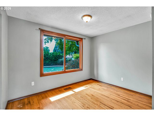 12136 Se SEQUOIA Ave, Milwaukie, OR 97222