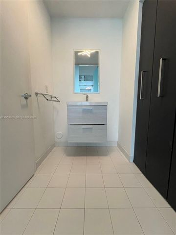 690 SW 1st Court 1210, Miami, FL 33130