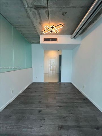 690 SW 1st Court 1210, Miami, FL 33130