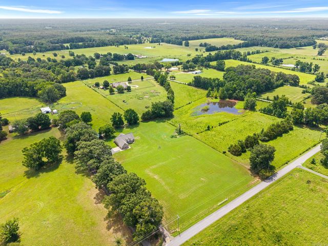235 Oak Grove, Austin, AR 72007