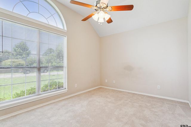 902 Bobwhite Ln, Whitehouse, TX 75791