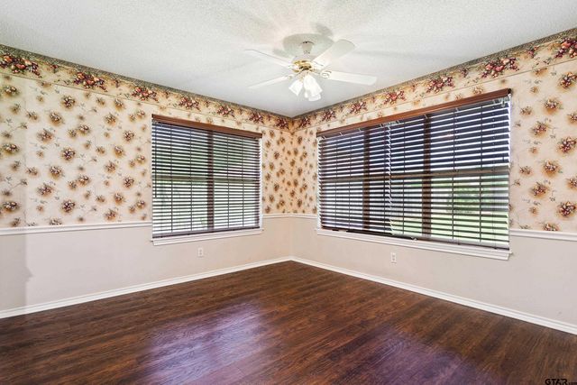 902 Bobwhite Ln, Whitehouse, TX 75791