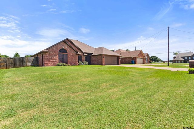 902 Bobwhite Ln, Whitehouse, TX 75791