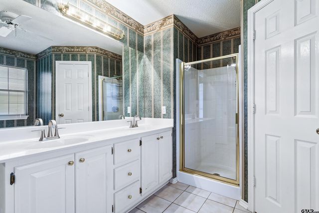 902 Bobwhite Ln, Whitehouse, TX 75791