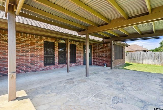 902 Bobwhite Ln, Whitehouse, TX 75791