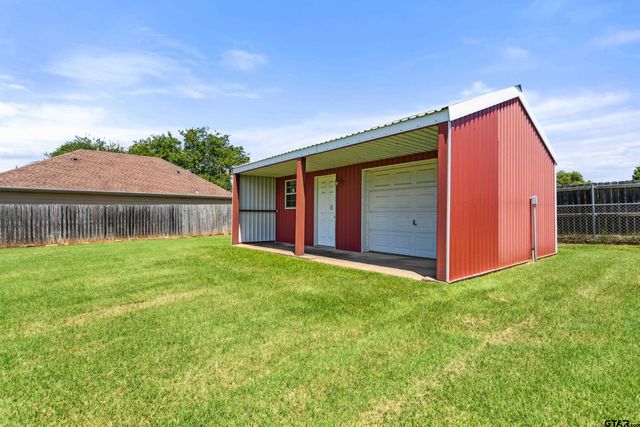 902 Bobwhite Ln, Whitehouse, TX 75791